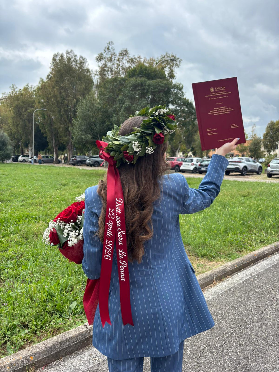 Corona d'alloro con nastro bordeaux personalizzato per la laurea